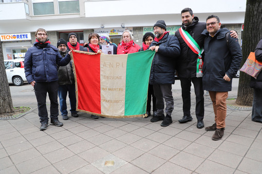 A Grugliasco due prime d'inciampo in Viale Gramsci e al parco Marangoni