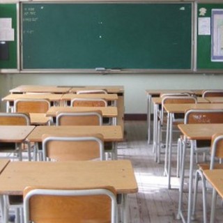 Banchi, sedie e cattedre nuove: Grugliasco investe 30 mila euro per rinnovare e migliorare le scuole