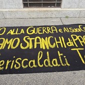 protesta con striscioni