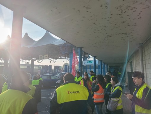 manifestazione di protesta al Caat