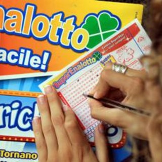 Superenalotto, numeri combinazione vincente oggi 1 febbraio