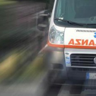 A 94 anni da 60 ore su barella nel Salernitano, ambulanza bloccata